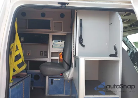 2014 Ford E-350 Super Duty Commercial z USA, uszkodzony, nr VIN 1FDSS3EL6EDB14328